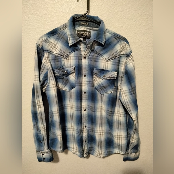 moonshine by brad paisley Other - Men's moonshine by brad paisley top - size Med